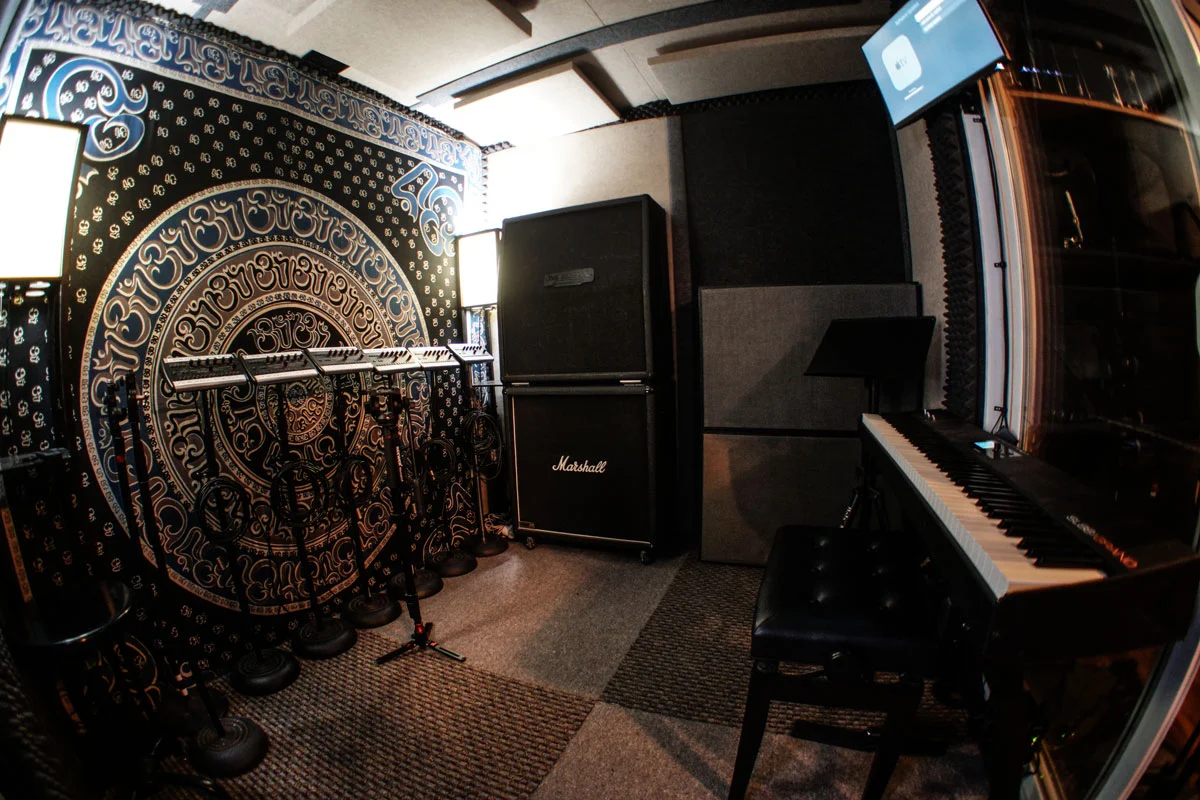 Angled view of SL88 Grand keyboard inside Somni Studios 4 Square Room.